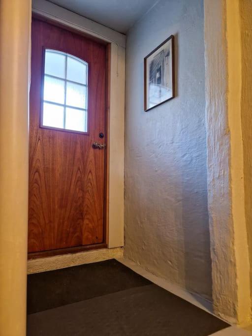 Cosy Ground Floor Apartment With Three Bedrooms ベルゲン エクステリア 写真
